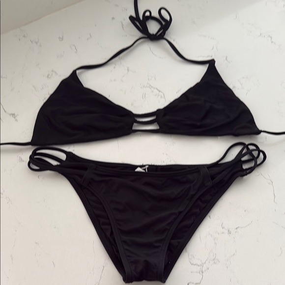 O’Neill 2pc BIKINI Black top bottom Swimwear Set M LIKE NEW - Picture 1 of 6